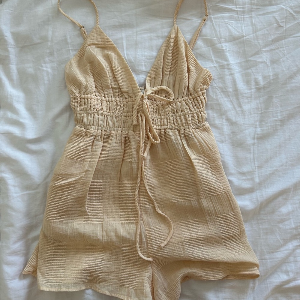 Cream romper